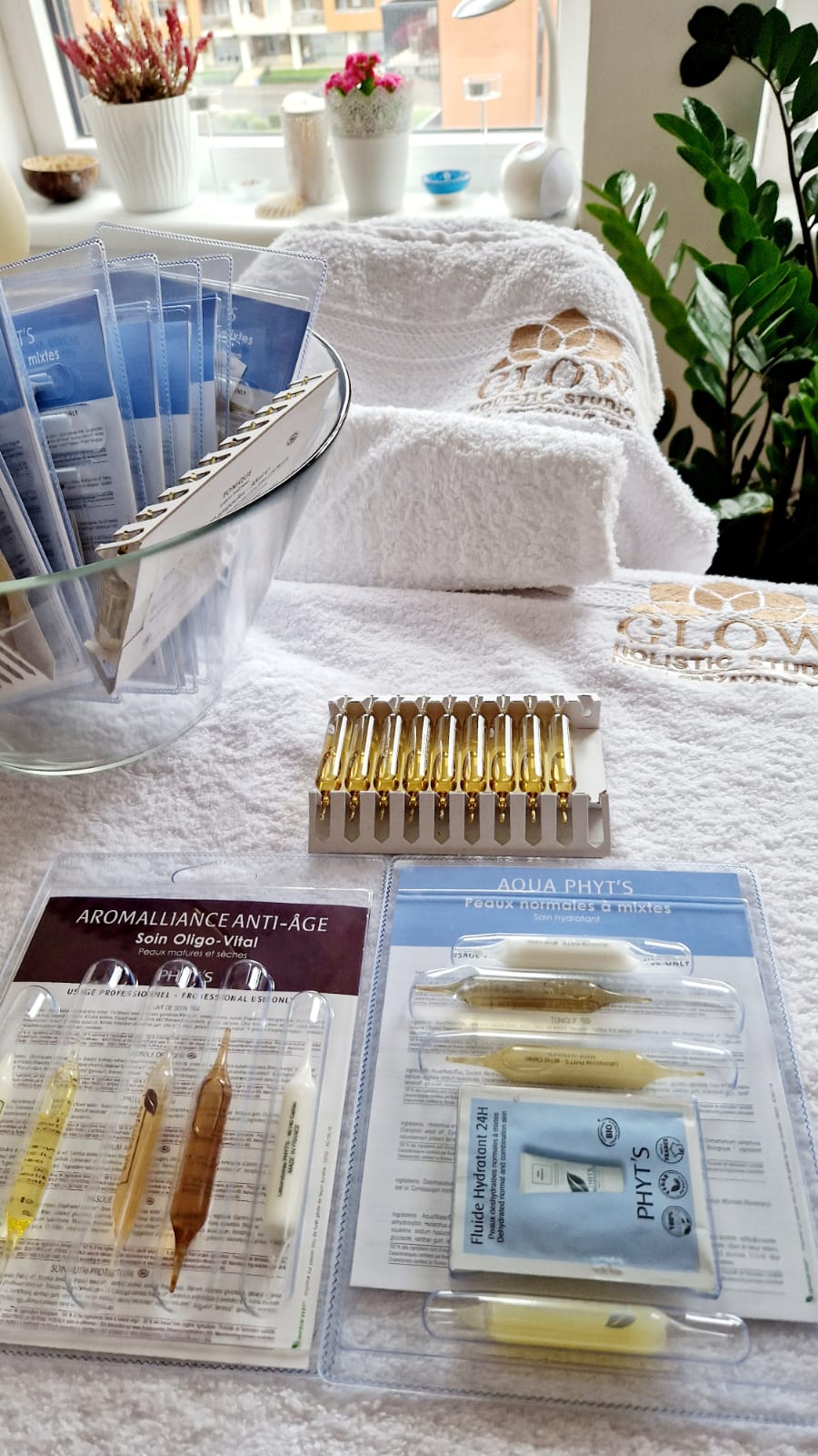 Phyt’s profesionalni set proizvoda i hidratantnih ampula za dubinsku hidrataciju lica.